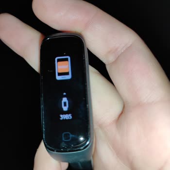Samsung Fit 2 Akıllı Bileklik Donuyor