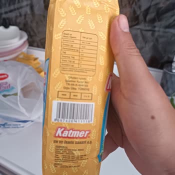 Katmer Un Katmer İrmikte Böcek Çıktı