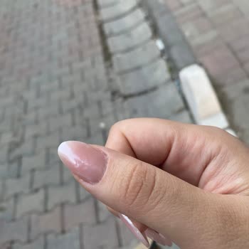 Su Beauty Nail (Ataköy) İlgisizlik Ve Hijyensizlik