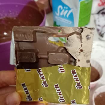 Ülker Markalı Bozuk Çikolata