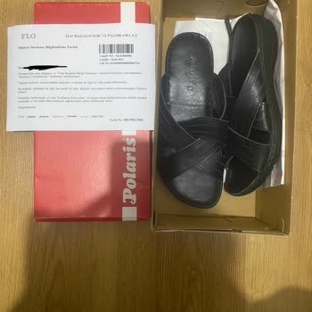 FLO Ayakkabı Terliğin Boyası Ayağıma Çıkıyor