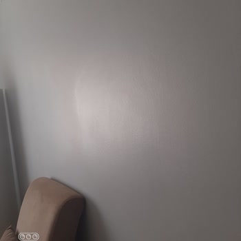 Filli Boya Duvarda Leke Kalıyor