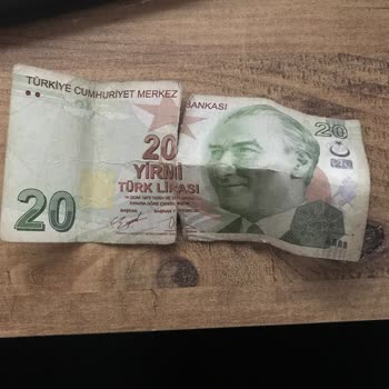 Garanti BBVA Kozyatağı Acıbadem Hastanesi ATM'sinden Alınan Parçalanmış 20 TL