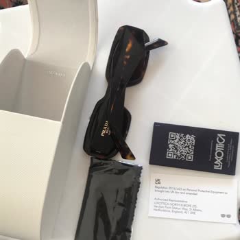 Sunglass Hut Prada Gözlük Ayıplı Çıktı