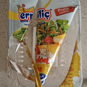 Erpiliç Marka Cordon Blue İçinden Cama Benzer Parça Çıktı