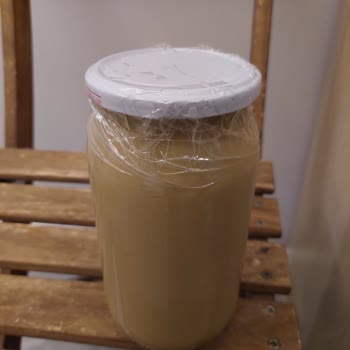 İnanç Fırın Soğuk Sıkım Yazan Dut Kaynatılmış Tahinin Üstünde Etiket Yok