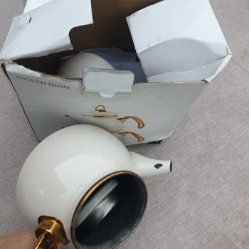 English Home Çaydanlığın Artık Kullanılamayacak Halde Geri Gönderildi