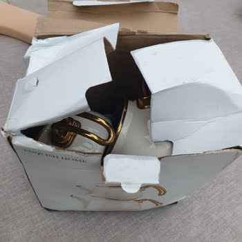 English Home Çaydanlığın Artık Kullanılamayacak Halde Geri Gönderildi