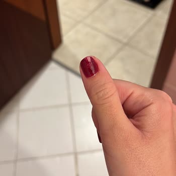 Pelin Tatlı Art & Beauty Saygısızlık Ve Manikür Pedikür Felaketi