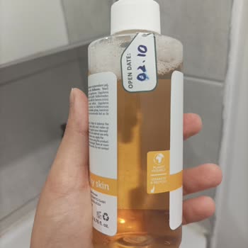 Watsons The Purest Solutions Toniğinde Siyah Tanecikler