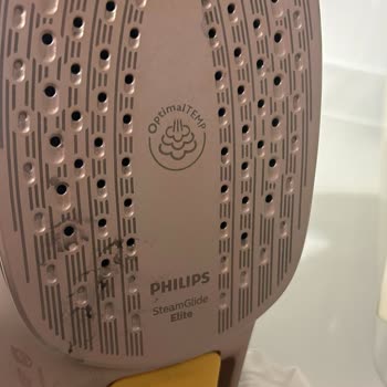 Philips Ev Aletleri Ütü Siyah Su Akıtıyor