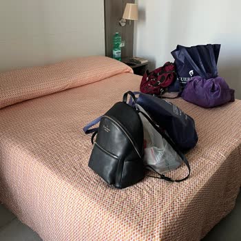 Tatil Sepeti Otel Ve Çift Kişilik Yatak
