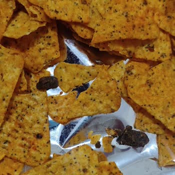 BİM Party Haşhaşlı Ve Acı Biber Çeşnili Cips