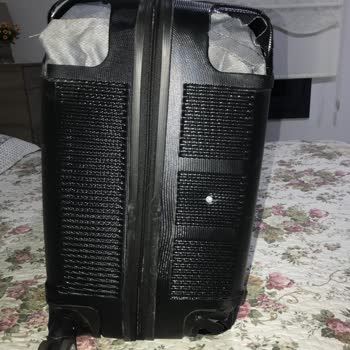 LC Waikiki Valizimin Tekeri Kırıldı