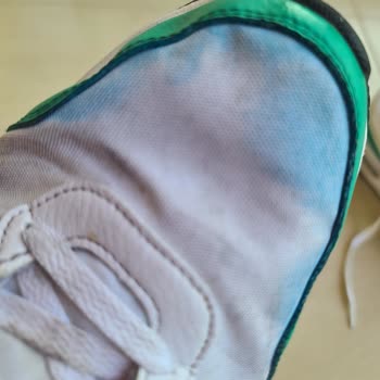 Nike Rengi Akan Ayakkabı