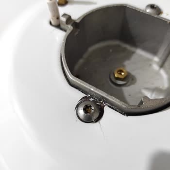 Arçelik Servis Elemanın Verdiği Hasarı Kabul Etmiyor.