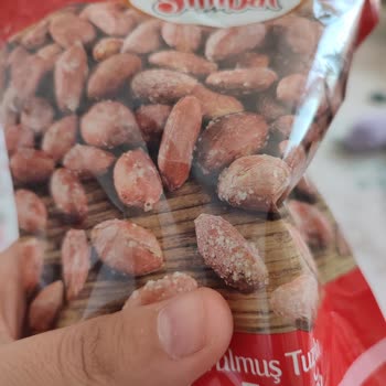 Simbat Kuruyemiş Bayat Ve Kötü Kokulu Çerez