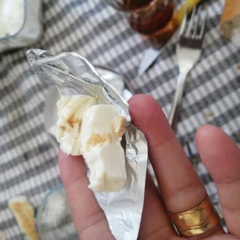 Migros Üçgen Peynirde Farklı Bir Madde Cıktı