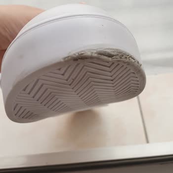 Trendyol Ayakkabımın Altı İlk Giymede Açıldı