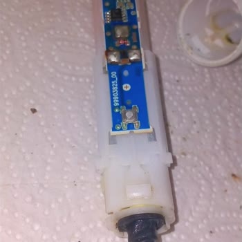 Oral - B Şarjlı Diş Fırçası