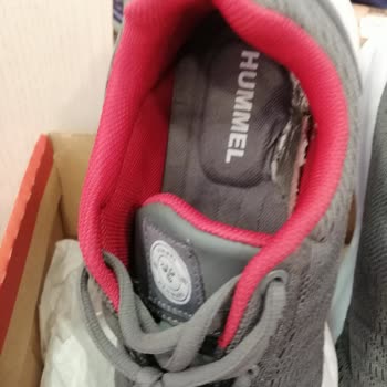 Hummel Ayakkabı 1 Ayda Yırtıldı
