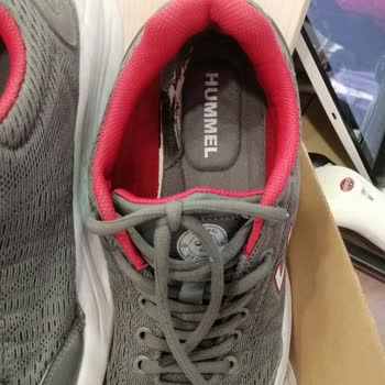 Hummel Ayakkabı 1 Ayda Yırtıldı
