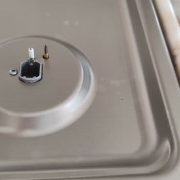 Arçelik Fırında Beyaz Lekeler Ve Sac Demirin Kırılması