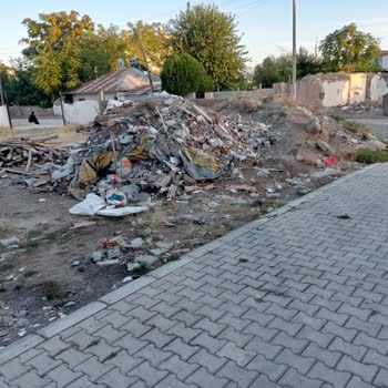 Elazığ Belediyesi Yazıkonak Merkez Mahallesi Pislik Yuvası