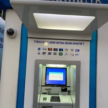 Yapı Kredi Bankası ATM'de Para Olmaması Sıkıcı. Bankanın Mesajı Güzel. Uygulama Eksik