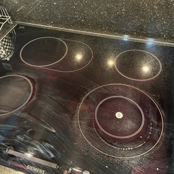 Siemens Elektrikli Ocak Camı Çatladı Ve Servis Çözüm Sunmuyor