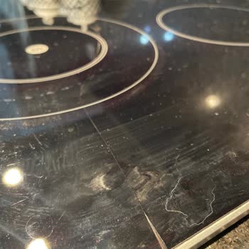 Siemens Elektrikli Ocak Camı Çatladı Ve Servis Çözüm Sunmuyor