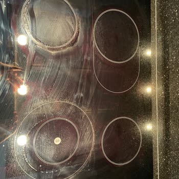 Siemens Elektrikli Ocak Camı Çatladı Ve Servis Çözüm Sunmuyor