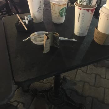 Starbucks İzmit Outlet Center Hizmet Veremeyecek Durumda!