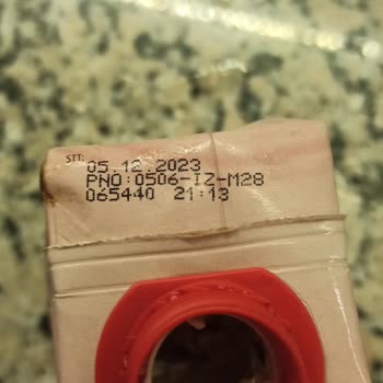 Dimes Gıda Ürün Bozuk Ve İçinden Bir Cisim Çıktı