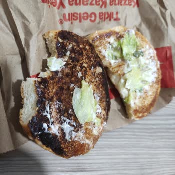 Arby's Yemek Diye Çöp Gönderilmesi