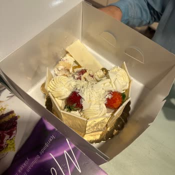 Mado Pastadan Kıl Çıktı