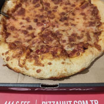 Pizza Hut Hatalı Pizzanın İadesini Sağlamama