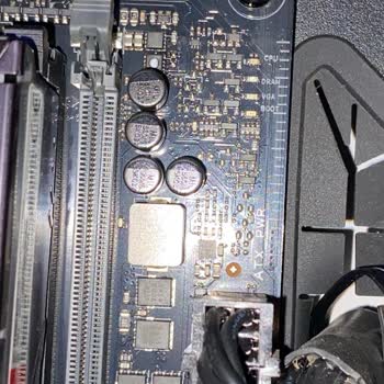 Asus Yetkili Servisinde Deforme Edilen Slot