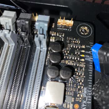 Asus Yetkili Servisinde Deforme Edilen Slot