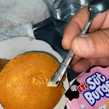 Eti Süt Burger'in İçinden Böcek Çıktı