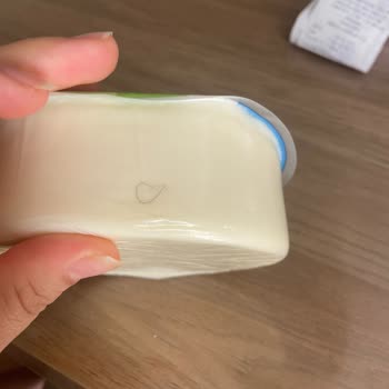 Mis Kaşarda Kıl Var