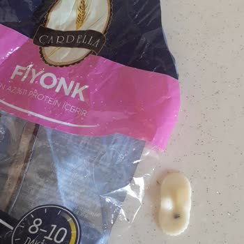 BİM Makarna Tanesindeki Siyah Madde