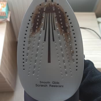 Kiwi Home Ütü Kıyafetleri Yakıyor