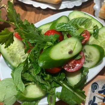 Mado Salatanın İçinden Salyangoz Çıktı?