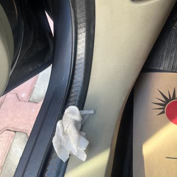 Car Wax Oto Yıkama Arabamı Kirli Bez İle Silmiş Ve Temizlememiş.