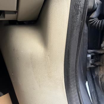 Car Wax Oto Yıkama Arabamı Kirli Bez İle Silmiş Ve Temizlememiş.