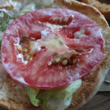 Arby's Kurtlanmış Domates Kullanılması
