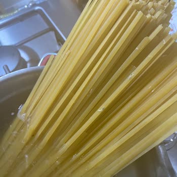 2025 Son Tüketim Tarihli Mutlu Makarna Böcekli Çıktı