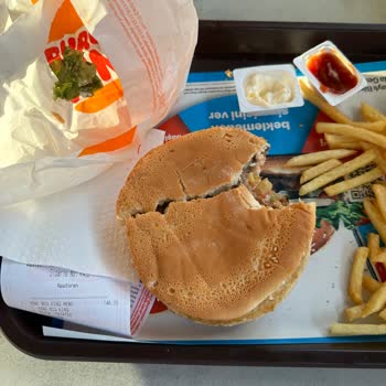 Burger King Vadi İstanbul Avm Yetersiz Hizmet