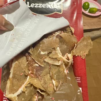 Lezzetlim Bozuk Pastırma, Kurumuş Yufka